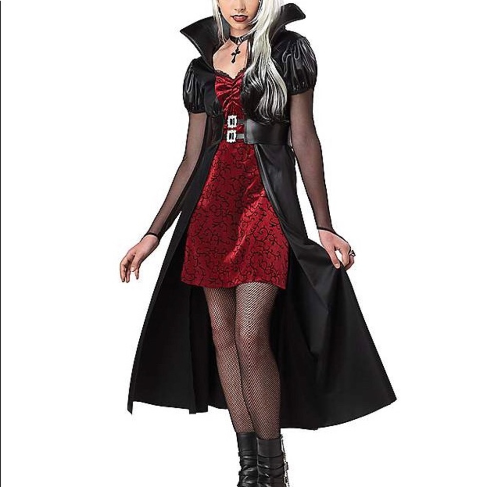 Blood thirsty beauty custome